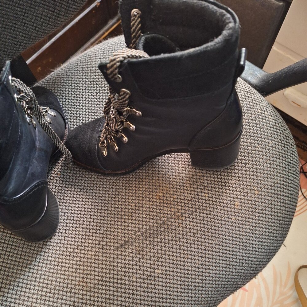 Ankle boots